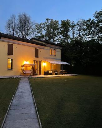 Villa singola in corte privata con parco recintato