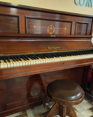 Pianoforte verticale Boyd London 
