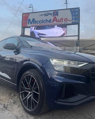 AUDI Q8 45 TDI 231 CV S-LINE TETTO R22 FULL IVA