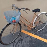 bicicletta tipo olandese con cestino ruote 26