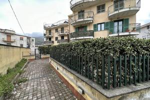 Appartamento di 75 m² con 3 locali e box auto a Pa