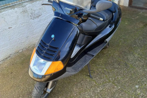 Piaggio hexagon 150