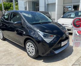 TOYOTA Aygo Connect 1.0 VVT-i 72 CV 5p. x-wave