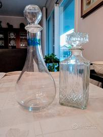 Due bottiglie vintage per liquori