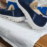 scarpe della skechers slip- ins hand free.