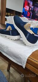 scarpe della skechers slip- ins hand free.