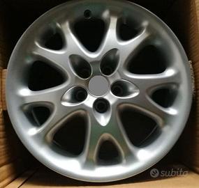 Cerchi in lega originali 16" FIAT DOBLO' con gomm