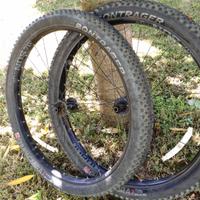 Ruote Duroc 29” 50 mm con copertoni Chupacabra 3”