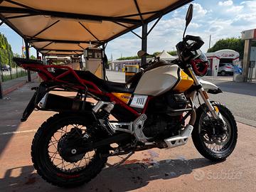 Moto Guzzi V85 TT Evocative Graphics