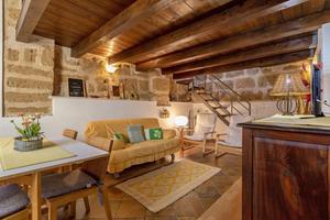 Alghero center steps to sea/beach. Fully equipped