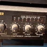 Compressore limitatore Boss CL-50