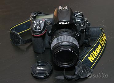Macchina fotografica NIKON D 300 con obiettivo