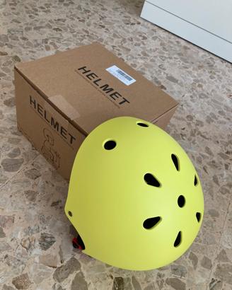 Casco bimbo/a bici, scooter, pattini,skate, NUOVO