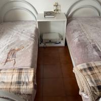 Letti singoli + comodino