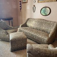 Set divano e poltrone e puff