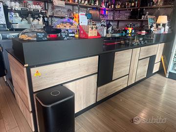 Arredo completo e relativa per Bar