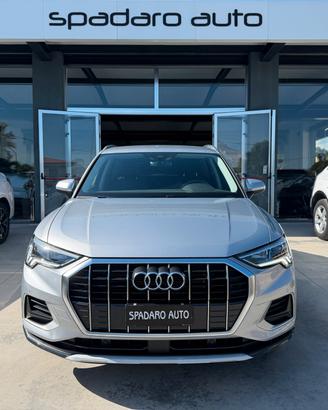 Audi Q3 35 TDI S tronic Identity Black