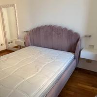 Letto matrimoniale rosa a conchiglia