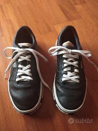 scarpe puma nere con lacci bianchi n.38,5