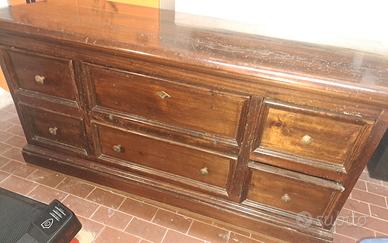 Mobile in noce massello