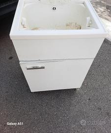 Lavatoio per interni ed esterni