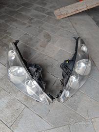 Fari anteriori Peugeot 207 09-12