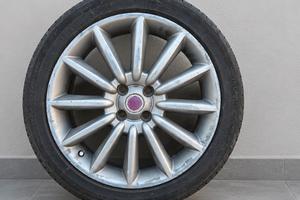 4 Cerchi in lega 17” con Gomme 205/45 R17 Set