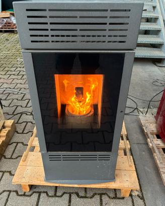 Stufa a pellet Cola srl