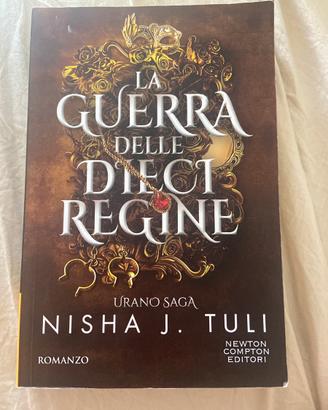 Libro la guerra delle dieci regine di NISHA.J TULI