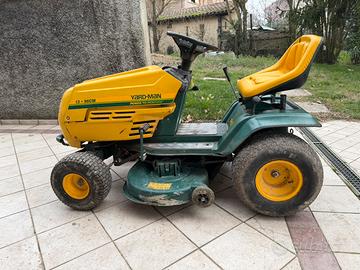 Trattorino tagliaerba