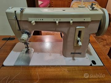 Macchina da cucire con mobile