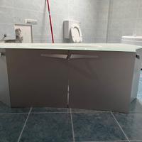 Mobile bagno con lavabo in vetro