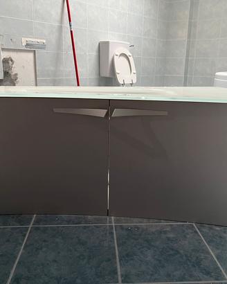 Mobile bagno con lavabo in vetro