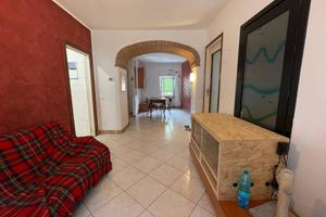 Casa indipendente di 312 m² con più di 5 locali e 