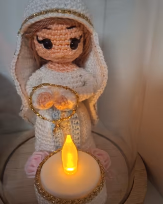 madonna con lumino e teca