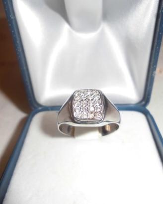 Anello in oro bianco con pave' di brillanti