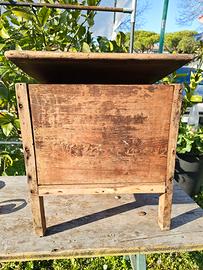 mobiletto vecchia comoda 