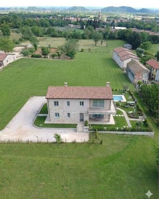 Terreno di 850 m² a Borso del Grappa