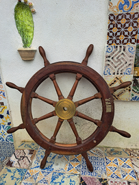 Ruota di timone in legno