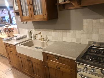 Cucina In legno massiccio  pezzo unico NUOVA