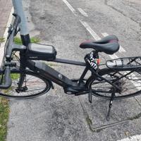 bici e-spillo active gent bianchi taglia 51