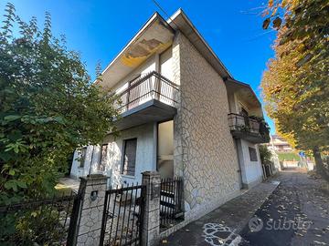 Casa indipendente con 2 unita'