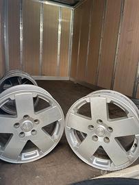4 cerchi Jeep da 18