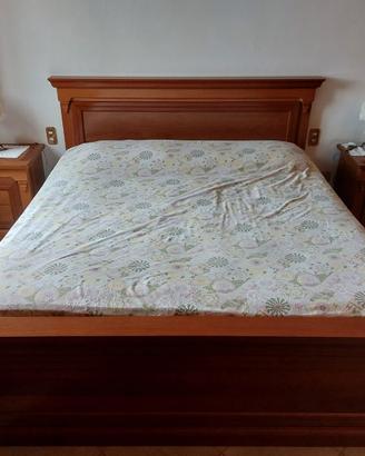 Camera da letto matrimoniale completa in legno