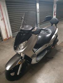 Yamaha Xmax 250