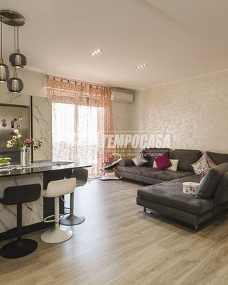 TRILOCALE RECENTEMENTE RISTRUTTURATO A DUE PASSI D