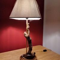 Lampada da tavolo composizione in legno di mare