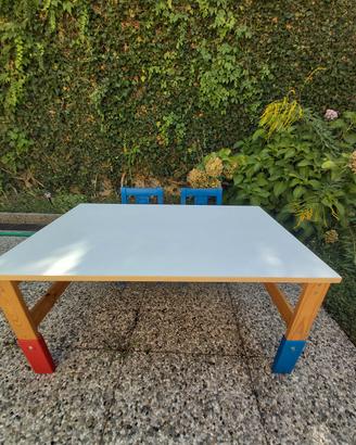 tavolino ikea rialzabile e coppia sedie