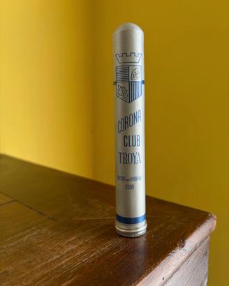 Contenitore vuoto in alluminio per sigaro cubano