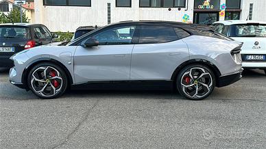 LOTUS ELETRE R SUBENTRO NOLEGGIO L. T. 2.100€ MESE